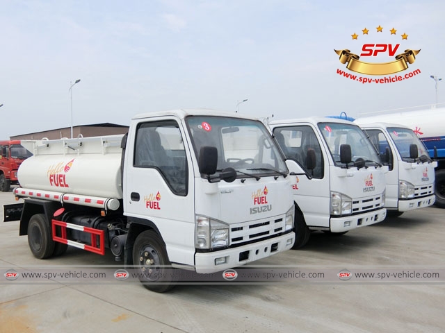 ISUZU Fuel Tanker Truck 3000 Liters-02